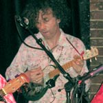 Tony truant dans le ukulele club de paris
